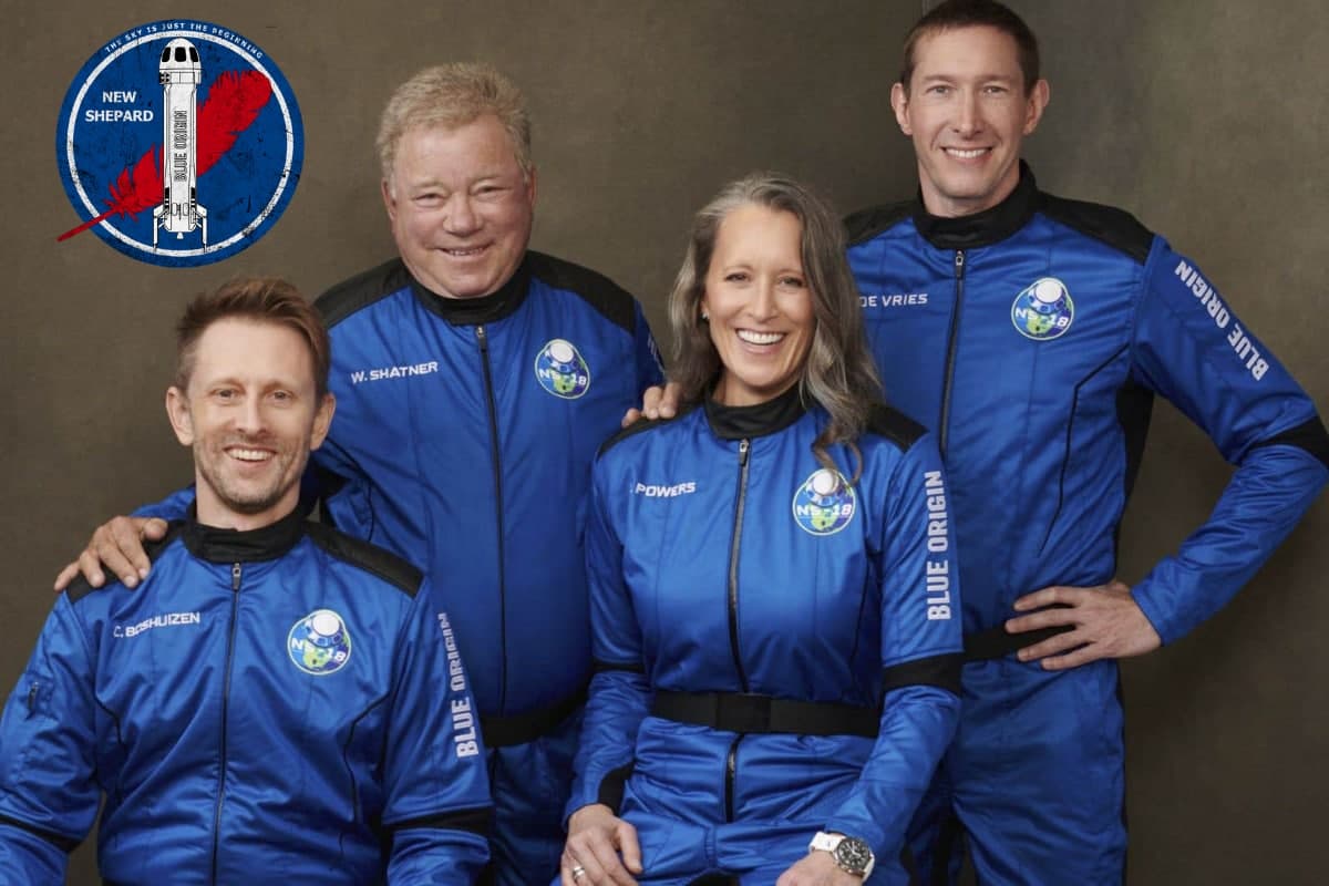 Фото: 13 октября 2021 года компания Джеффа Безоса успешно запустила 90-летнего Уильяма Шетнера в космос