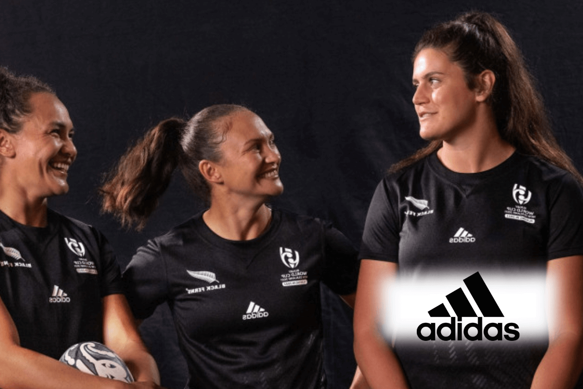 Adidas демонстрирует авторскую форму для женской команды по регби Black Ferns, которая примет участие в чемпионате мира