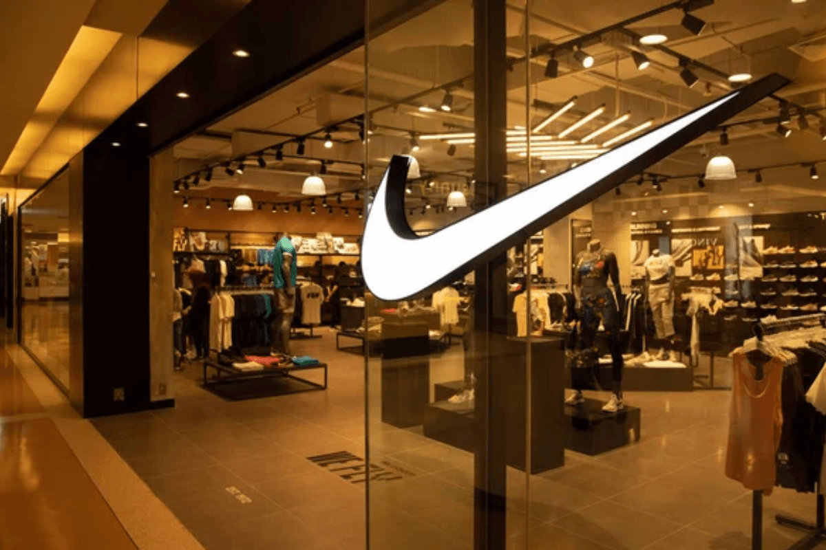 Nike терпит финансовые убытки