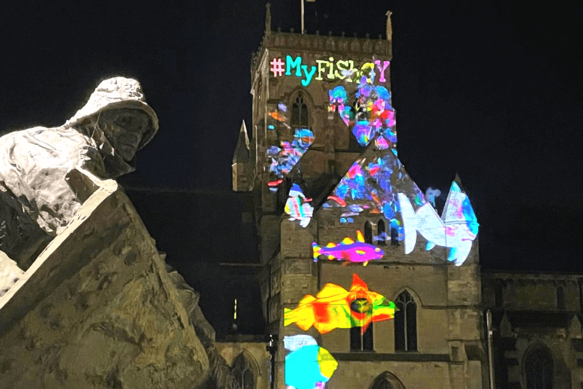 Grimsby Minster демонстрирует водные произведения искусства