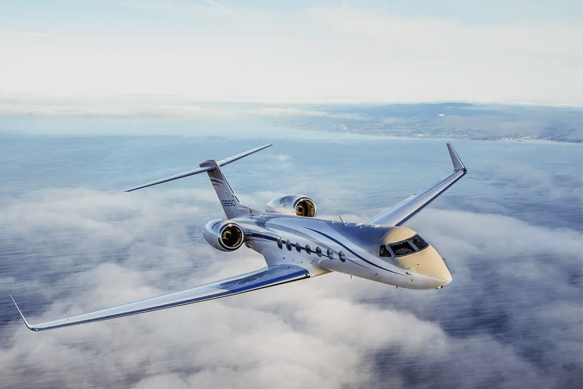 Топ-10 самых быстрых частных самолетов: Gulfstream G550