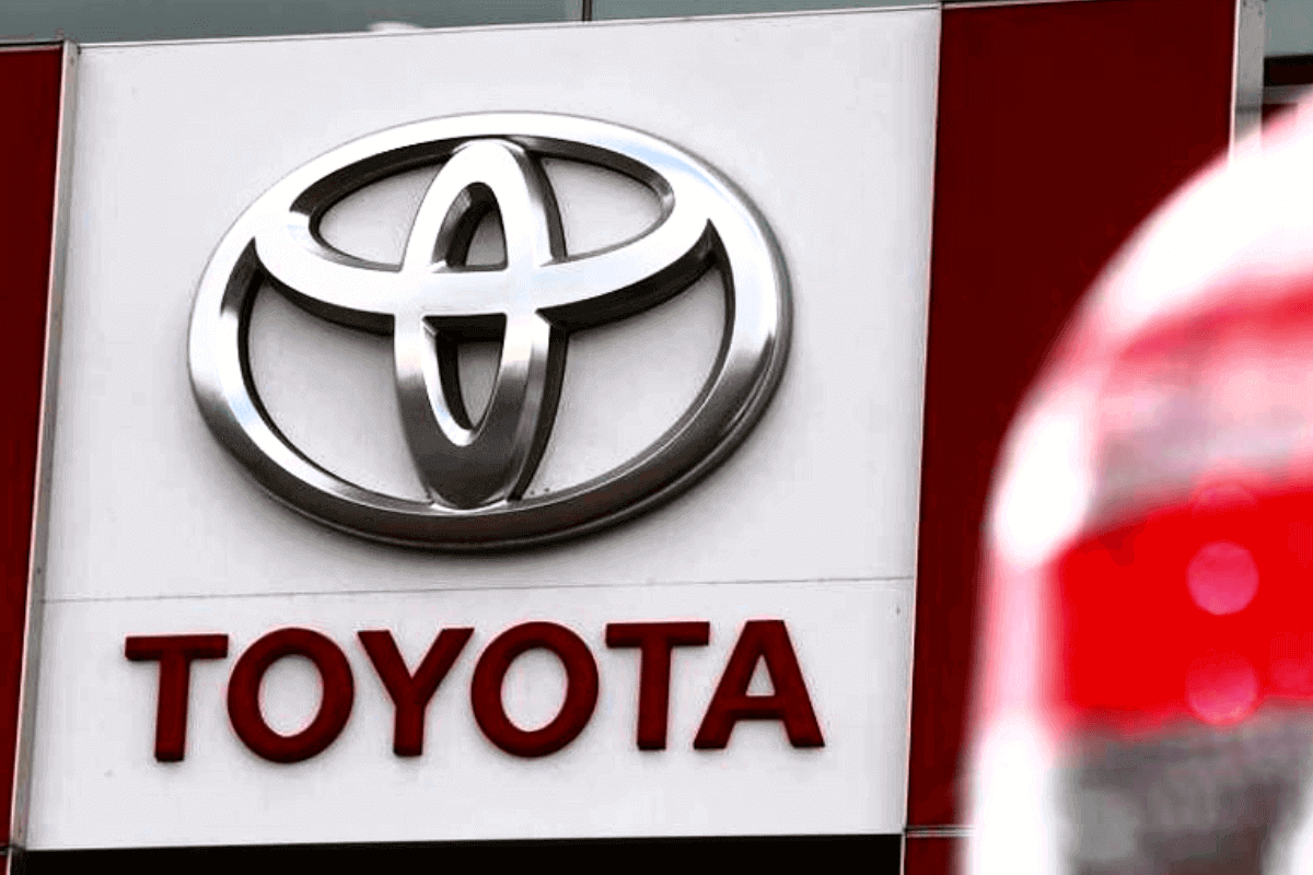 Toyota готовит сообщение для поставщиков об изменениях в планах на электромобили