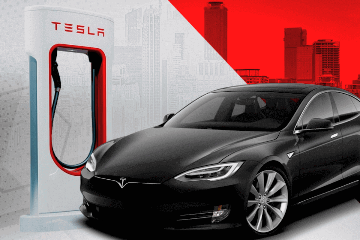 Tesla улучшает навигацию для эффективного поиска станций подзарядки электромобилей