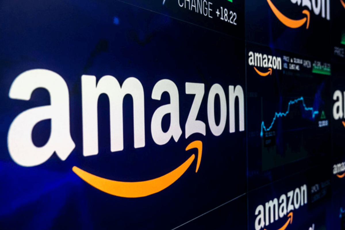 Amazon судится с администраторами групп Facebook из-за фиктивных отзывов