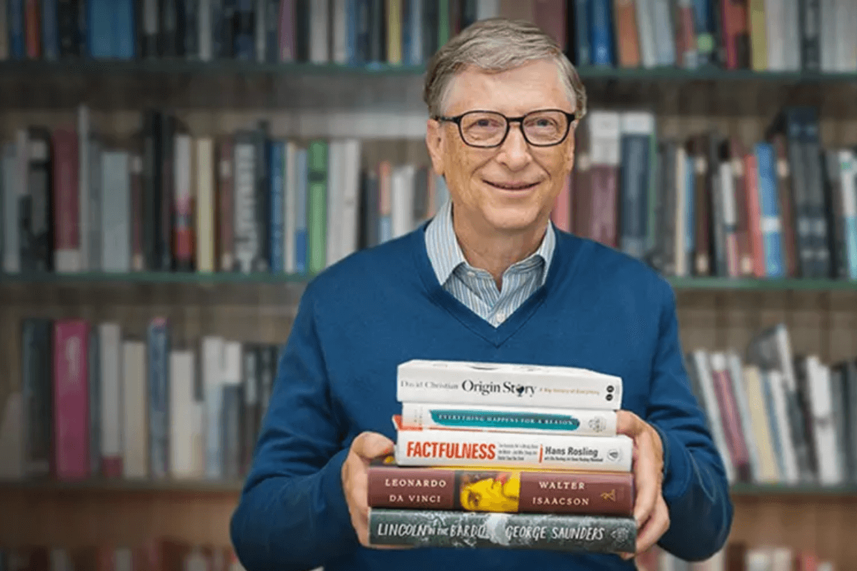 Билл Гейтс восхищен Хокинсом: почему миллиардер советует его исследования?