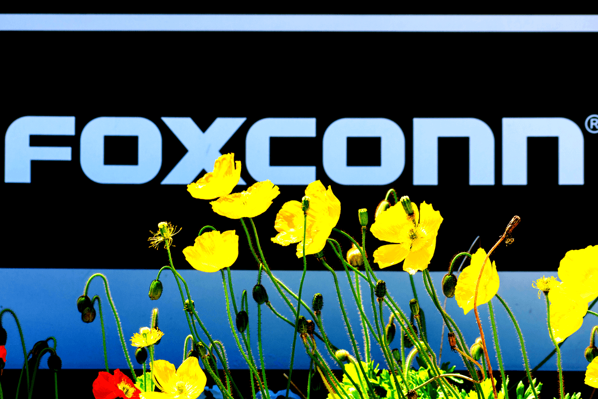 Foxconn начинает сотрудничать с производителем микросхем