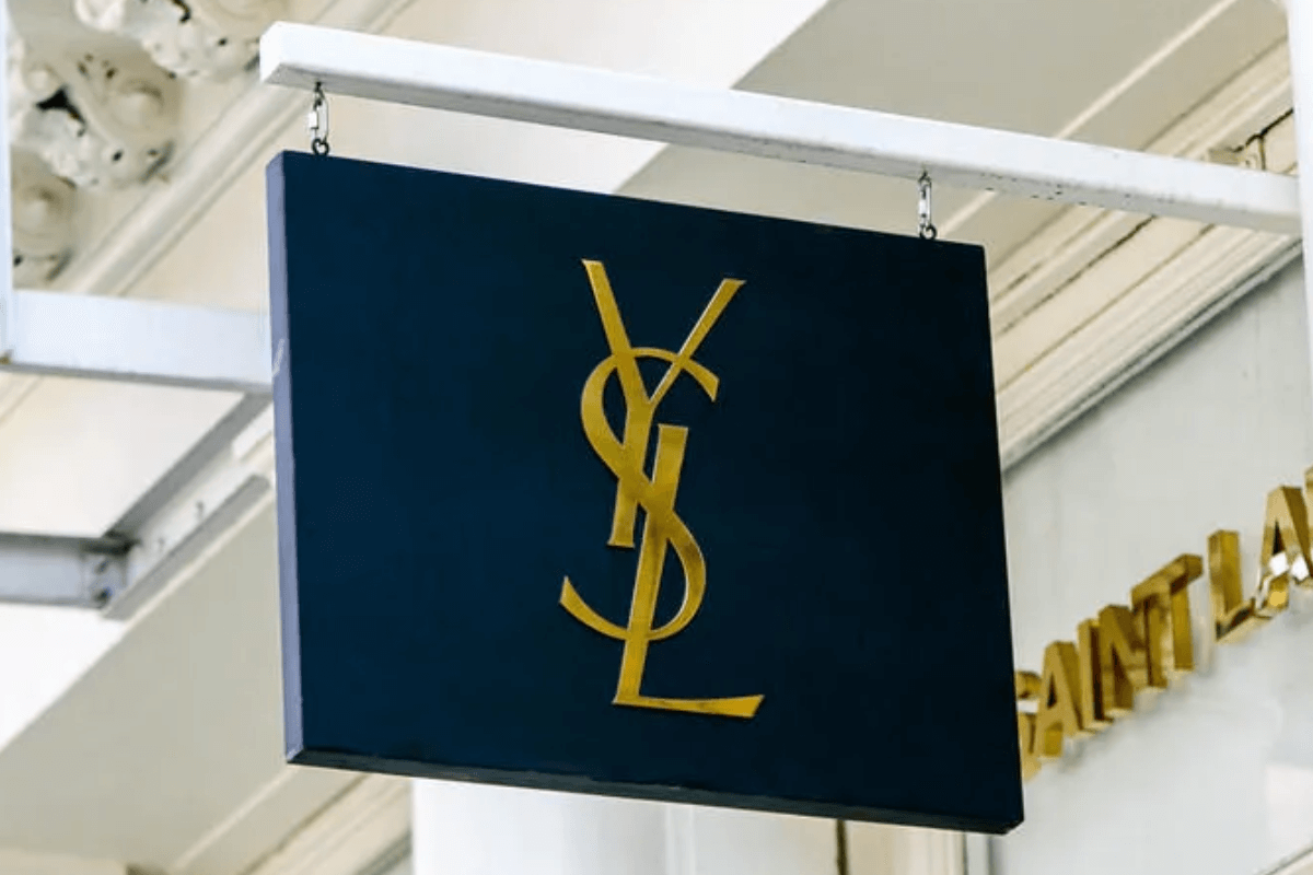 Kering планирует увеличить продажи Yves Saint Laurent