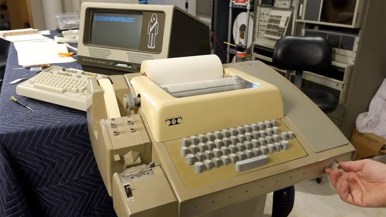Компьютер Teletype Model 30