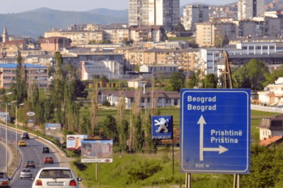 Косово на месяц откладывает смену номерных знаков