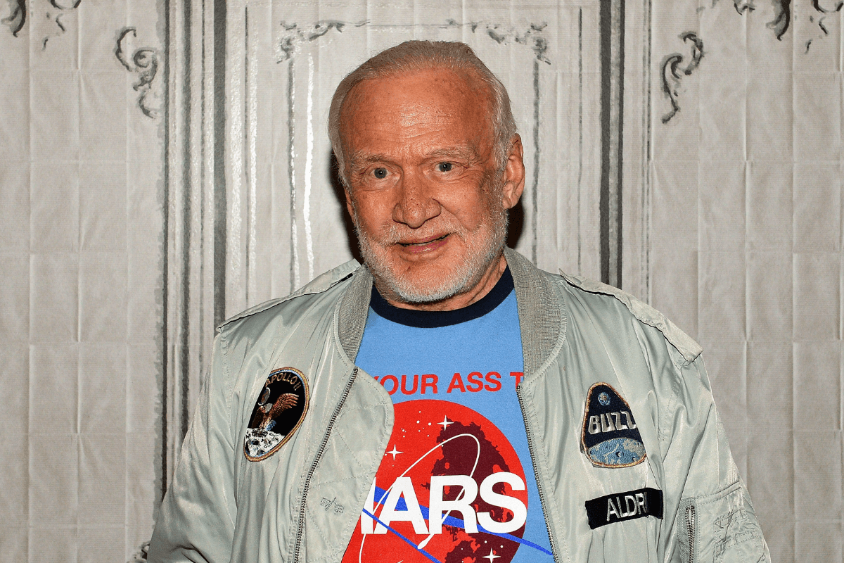 Куртка астронавта Базза Олдрина ушла с аукционного молотка за 2,8 млн. долларов