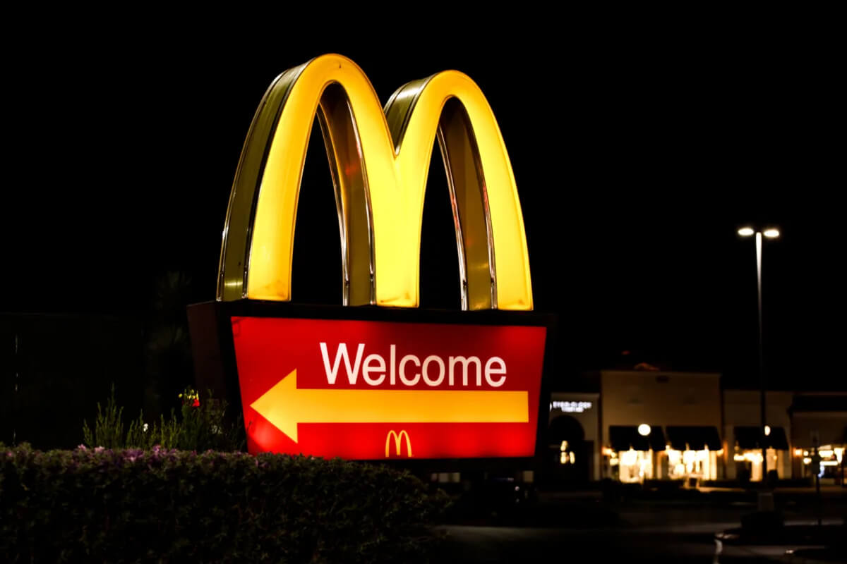 McDonald's добавил в свое руководство для сотрудников корпоративную платформу от Meta