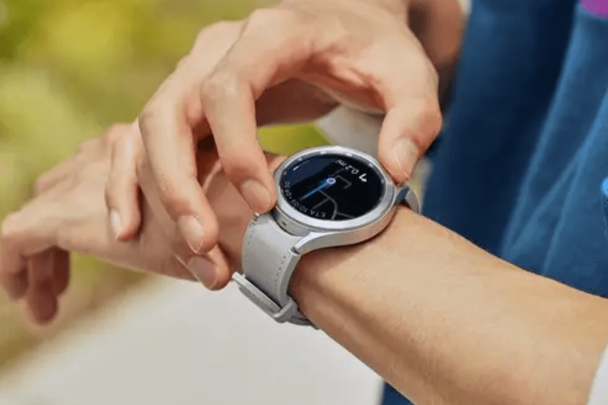 Часы Galaxy Watch 4 станут доступнее для людей с плохим зрением и слухом