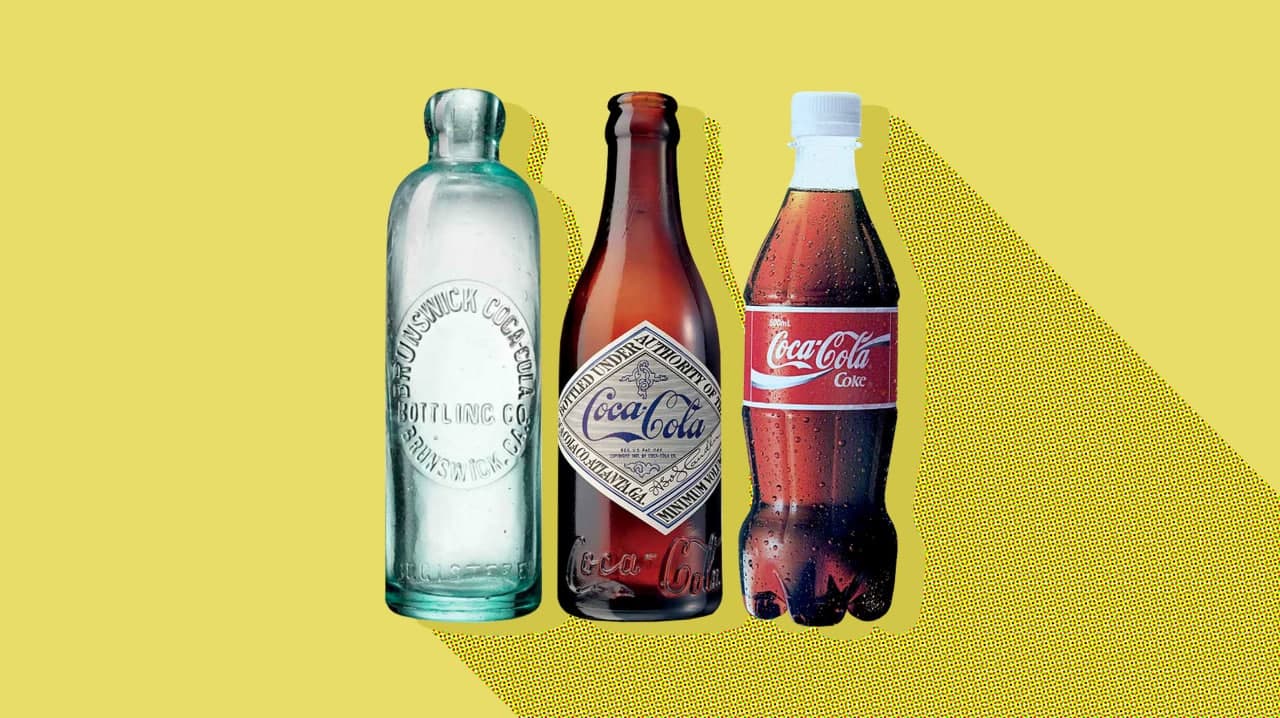Первые бутылки Coca Cola