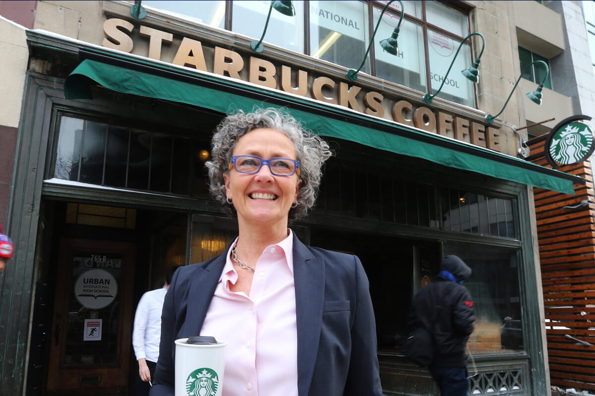 Исполнительный директор Starbucks уходит с должности после скандала с профсоюзными организациями