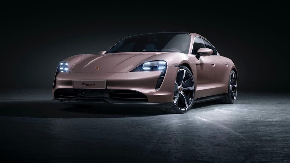 Porsche увеличила объемы производства электрокара Taycan EV