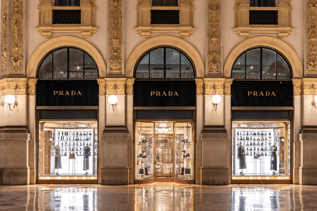 Prada надеется на получение минимум 1 млрд. долларов прибыли после расширения деятельности в Милане
