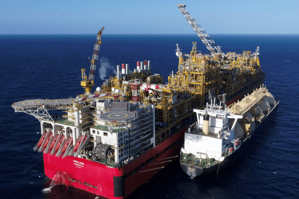 Работники Shell продолжают битву за зарплату на заводе Prelude LNG