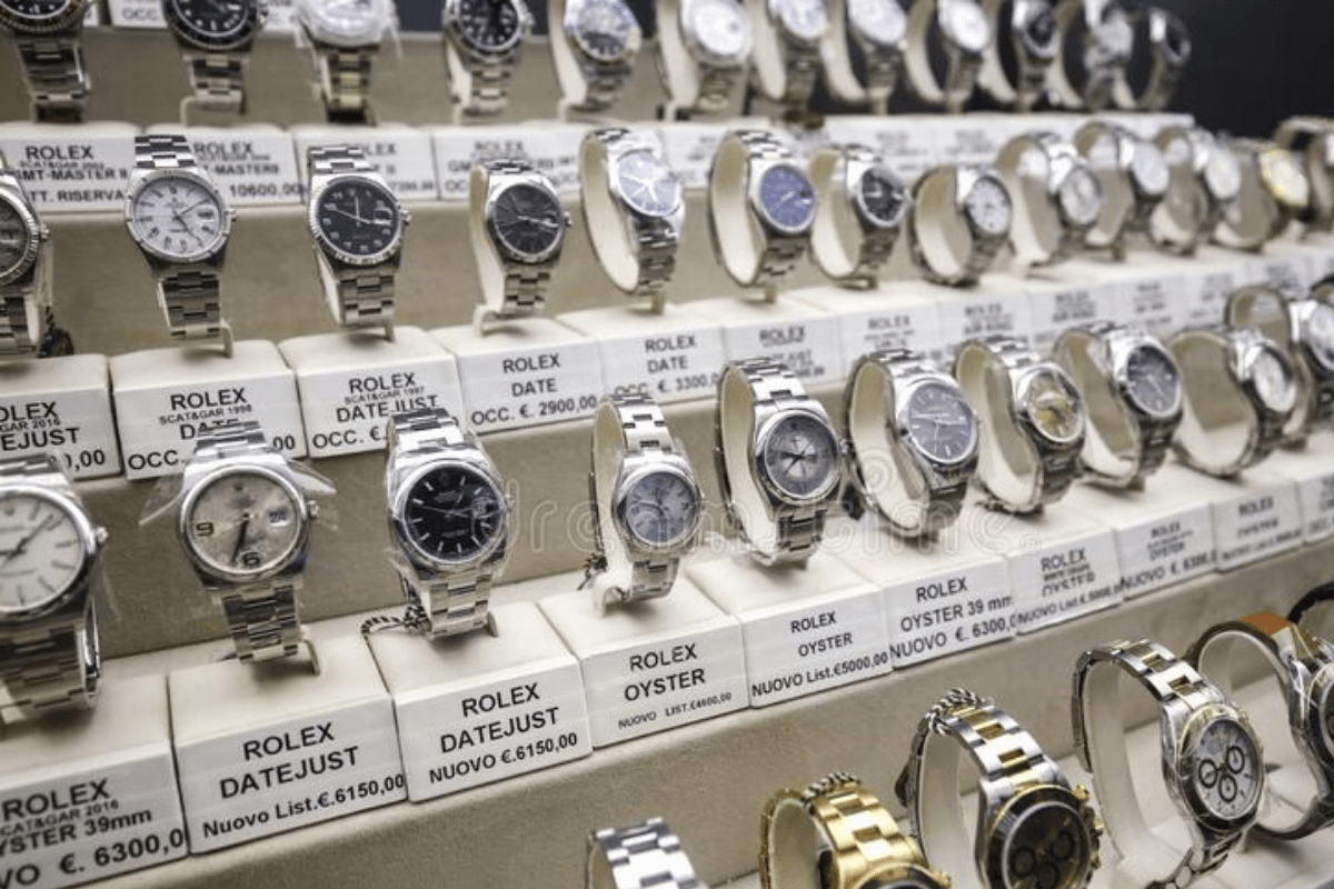 Роскошные часы все еще в дефиците, заявил главный дилер Rolex