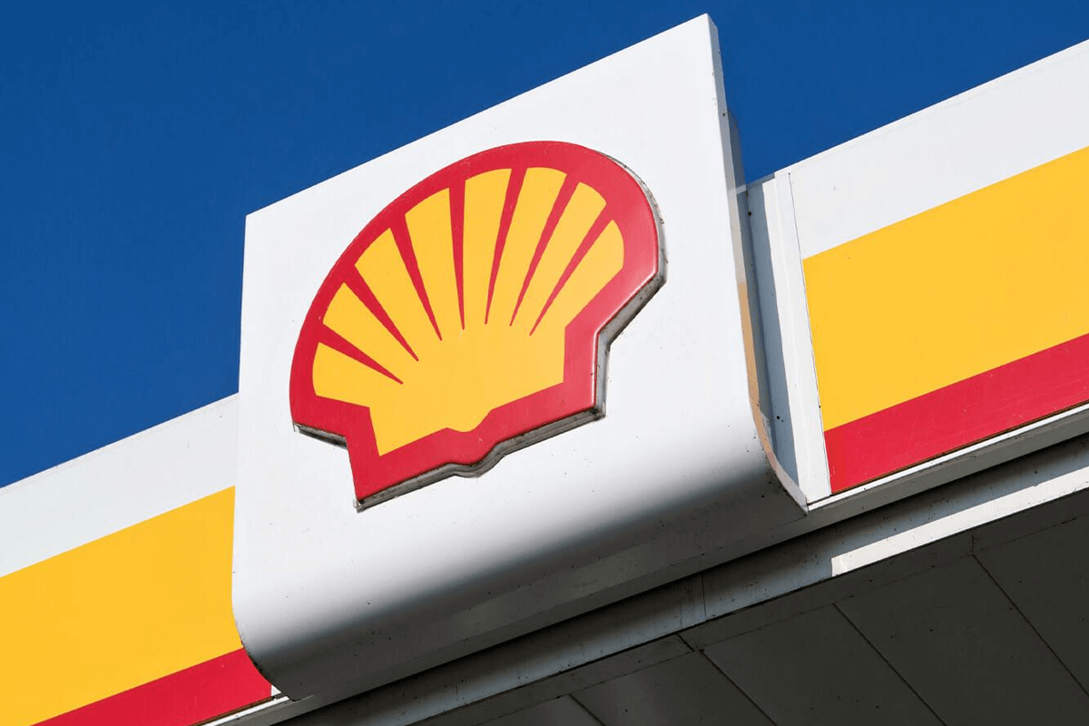 "Лукойл" выкупит российский бизнес Shell