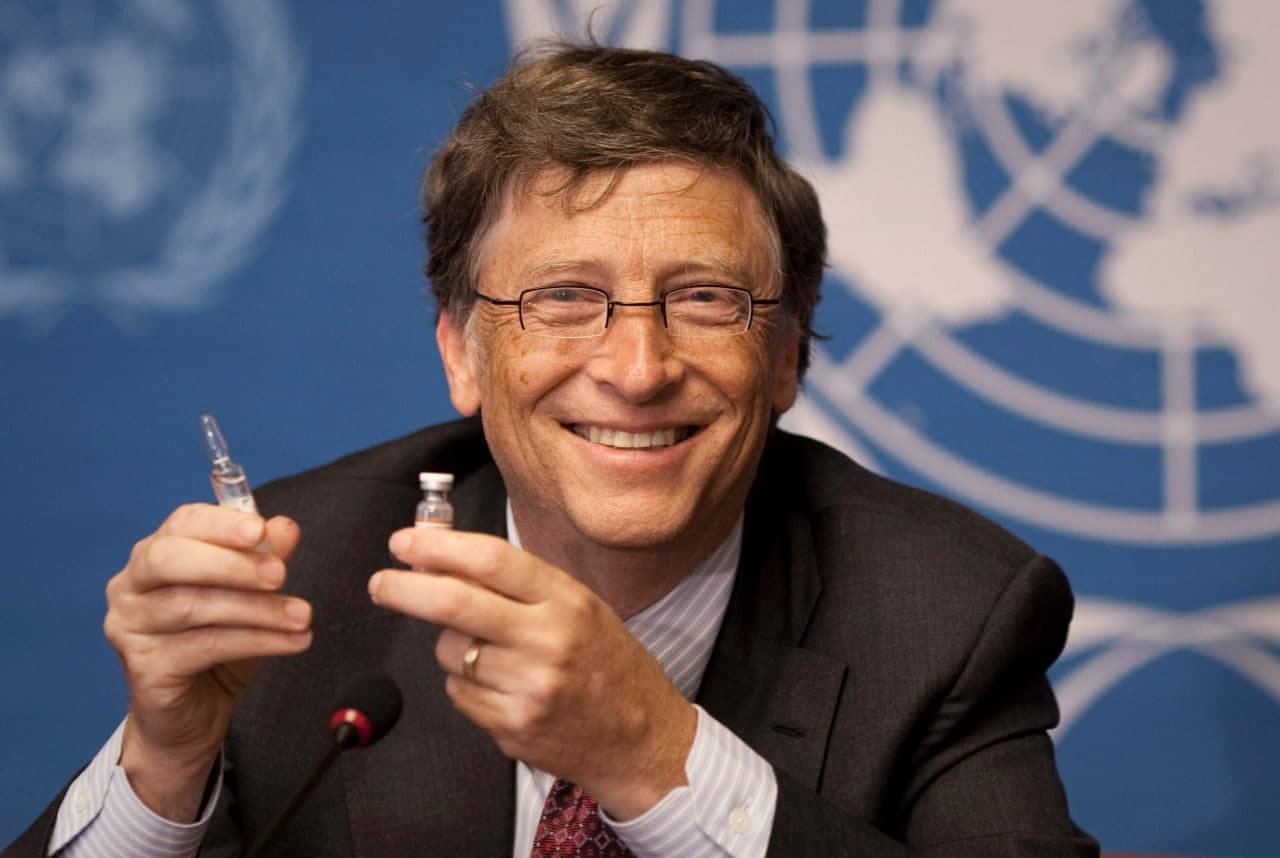 Слухи о Билле Гейтсе: чипирование населения, COVID-19