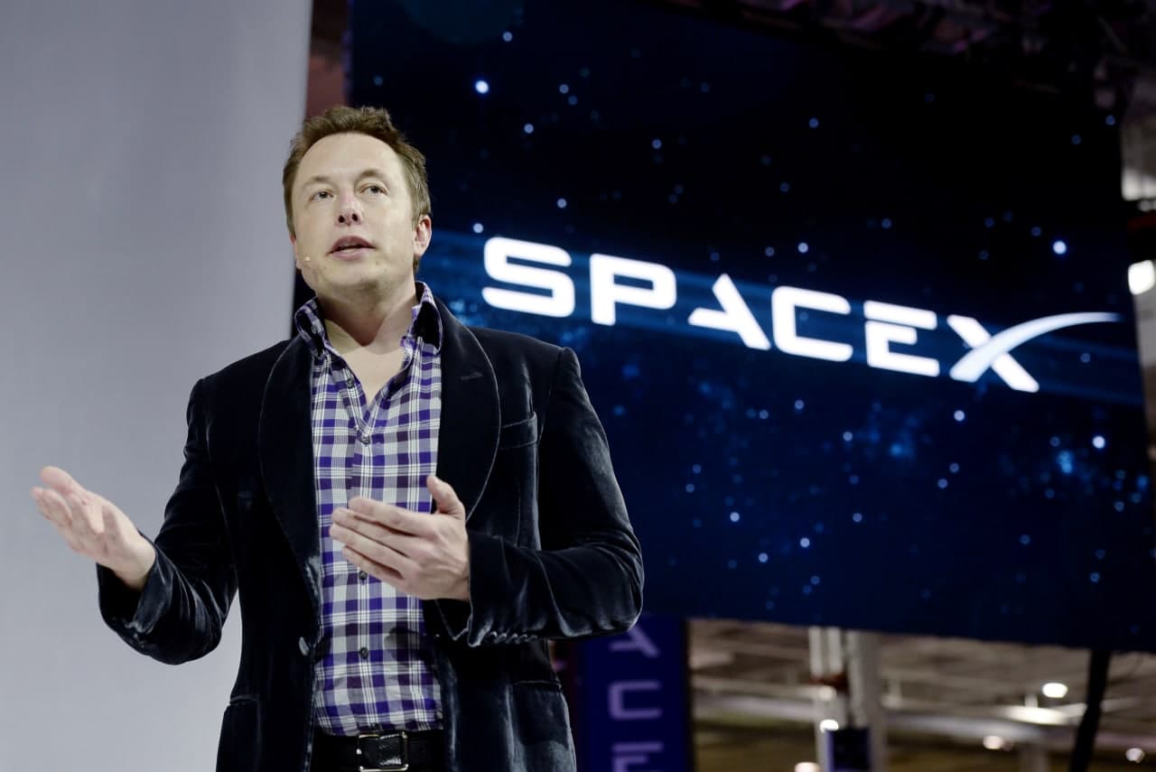 Создатель компании SpaceX Илон Маск