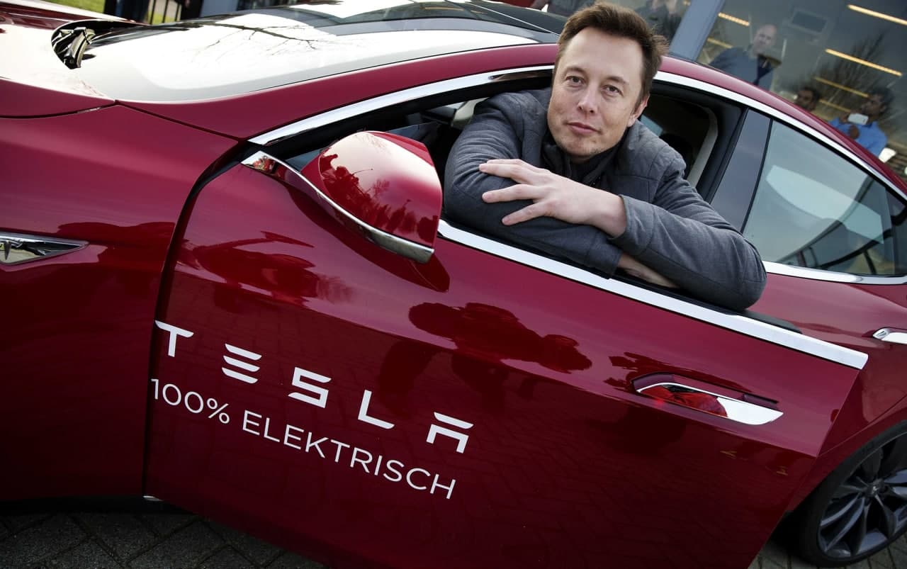 Создатель компании Tesla Илон Маск