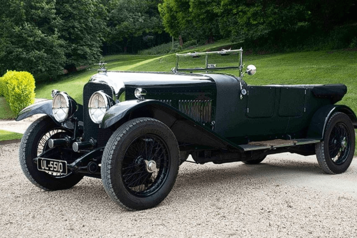 Винтажный автомобиль марки Bentley выставят на аукцион со стартовой ценой 1 млн. долларов