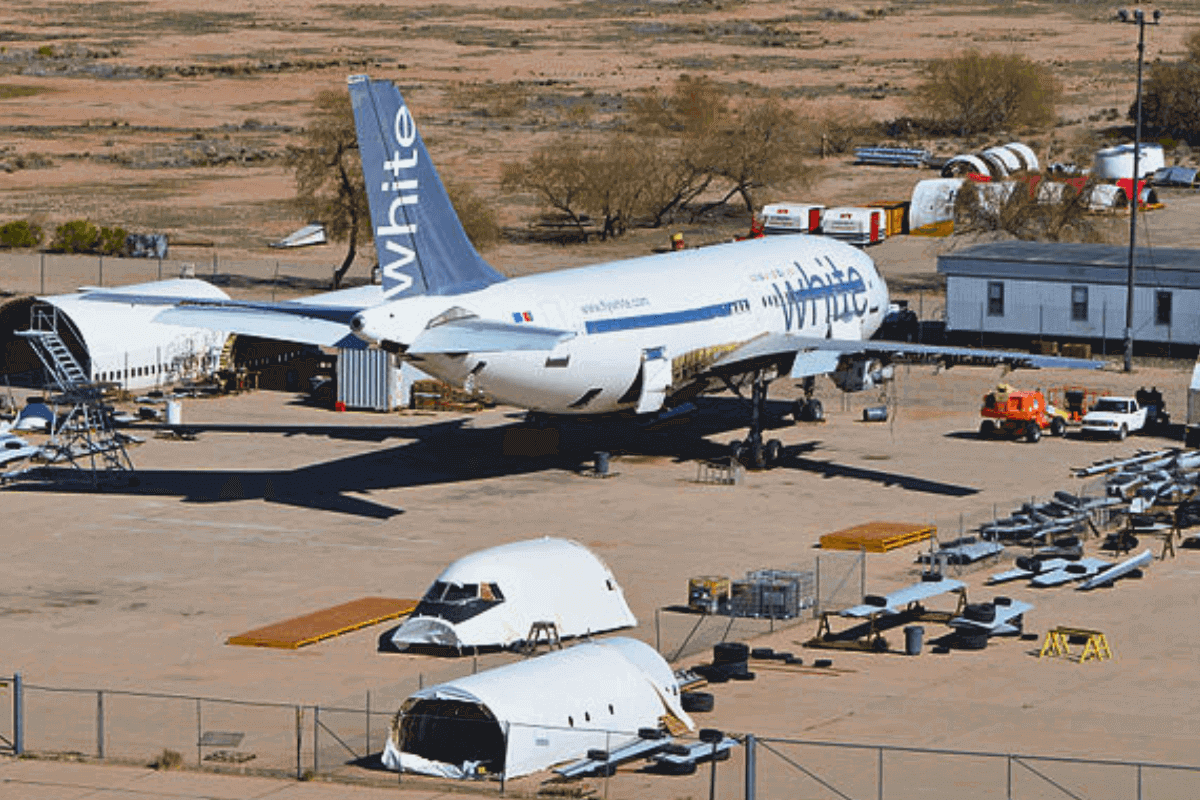 Авиакомпании разбирают на запчасти старые самолеты