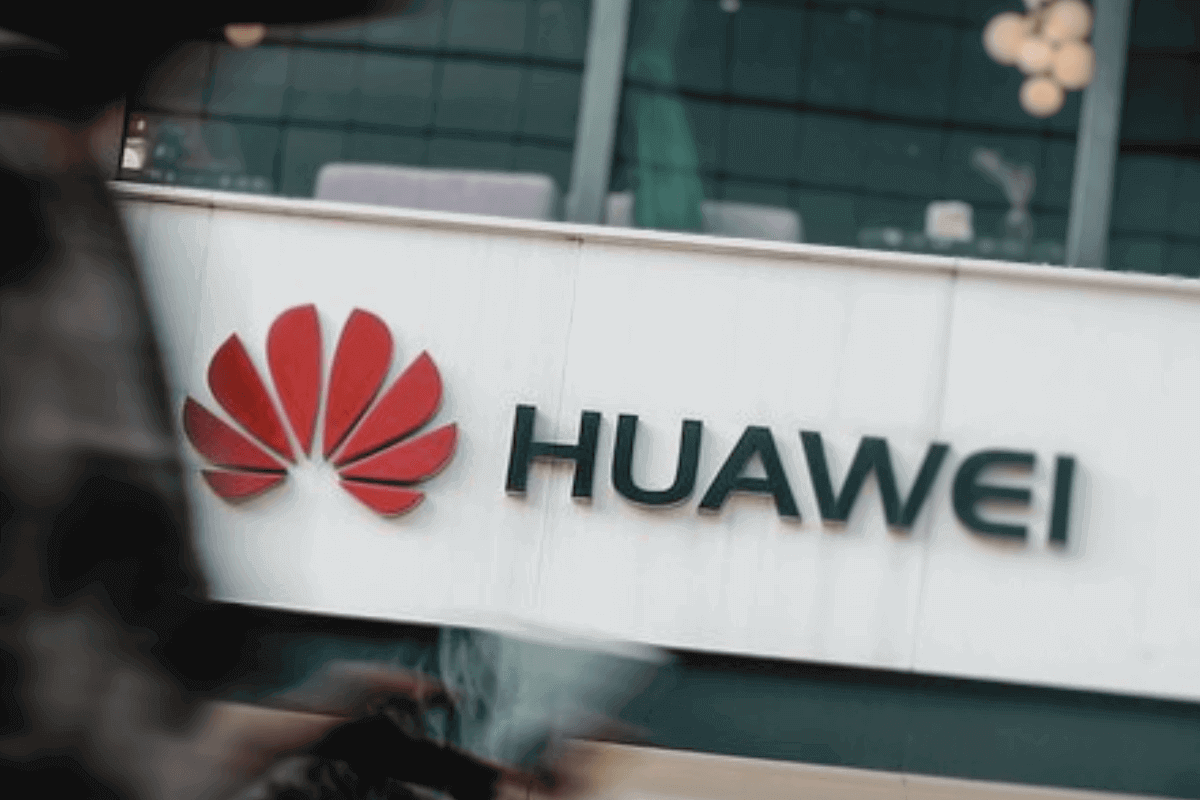Huawei: подборка видеороликов и документальных фильмов про историю успеха мирового китайского бренда