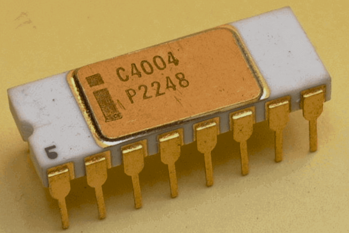Первые продукты и первые микропроцессоры