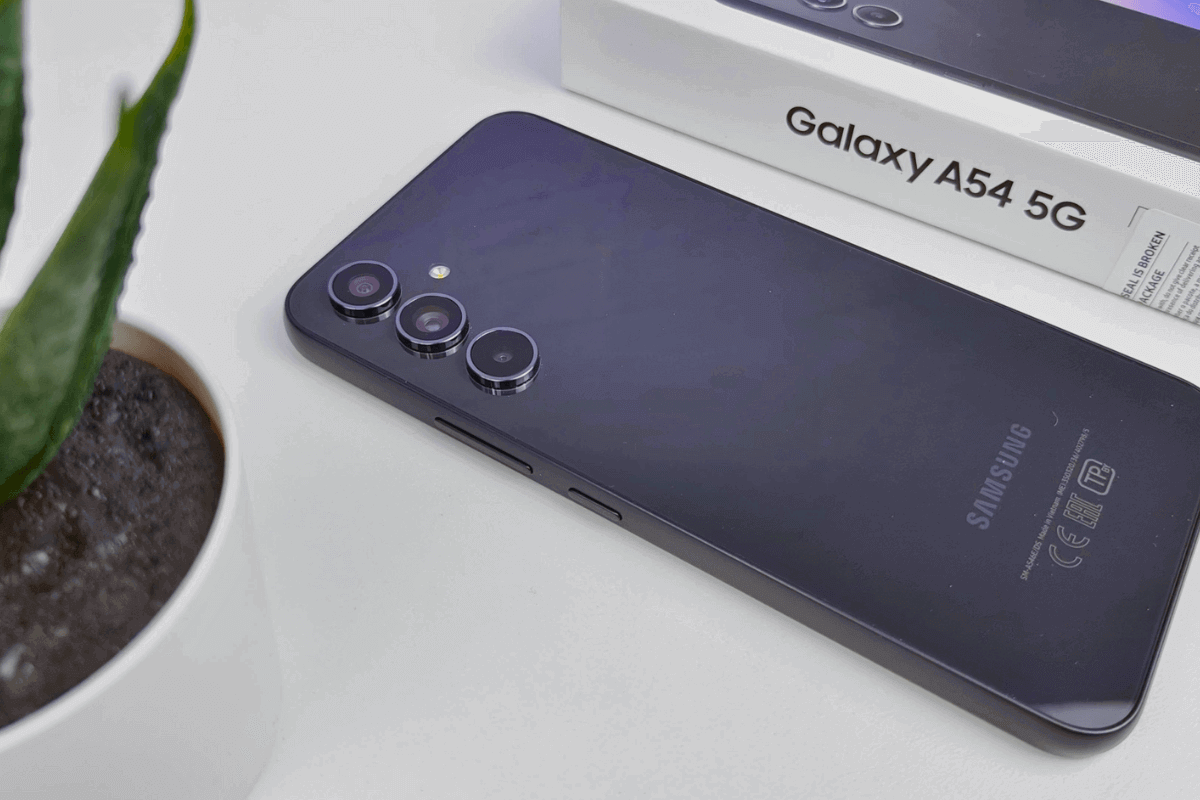 Самые популярные смартфоны в мире: Galaxy A54 5G