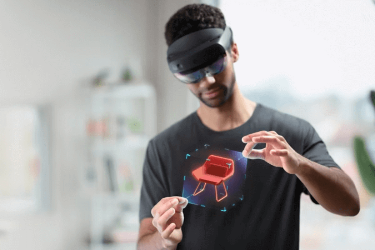 Топ-15 смарт-очков для будущего: Microsoft HoloLens 2