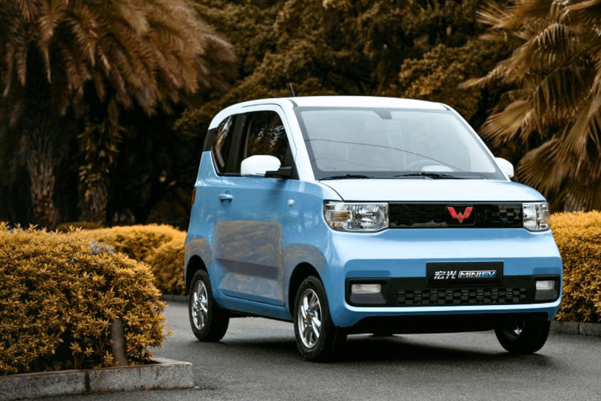 ТОП-15: самые популярные электромобили в мире в 2024 году - Wuling HongGuang Mini EV