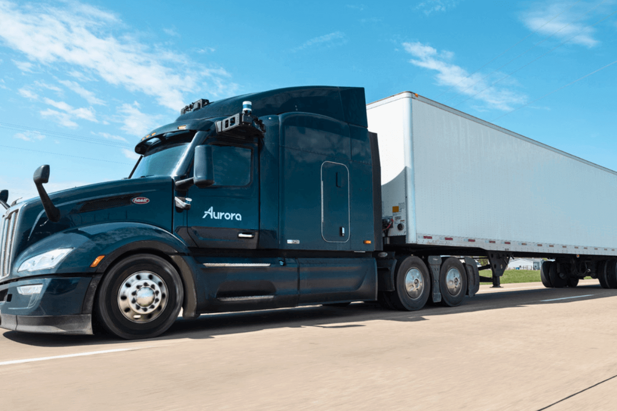 11 беспилотных грузовиков и фур: Aurora Innovation