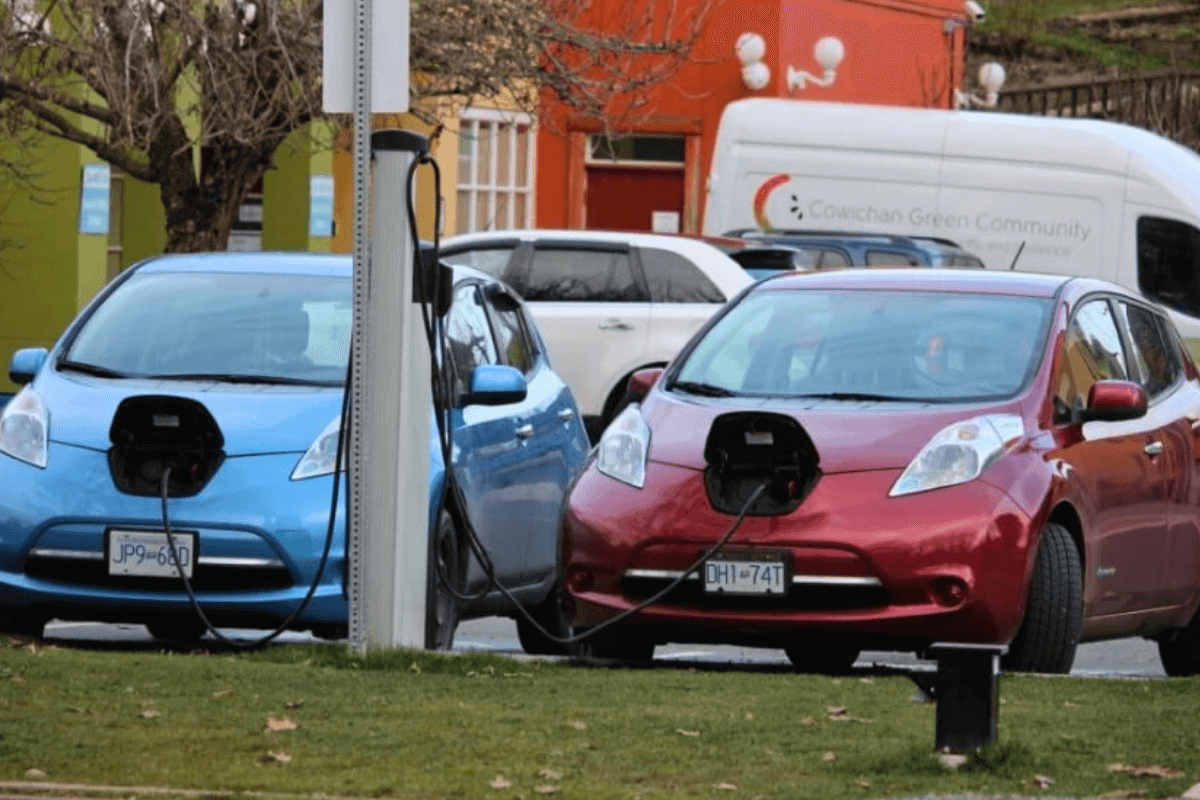 15 стран, где выгоднее всего купить электромобиль для ежедневного использования - Канада: федеральные и провинциальные стимулы для покупателей