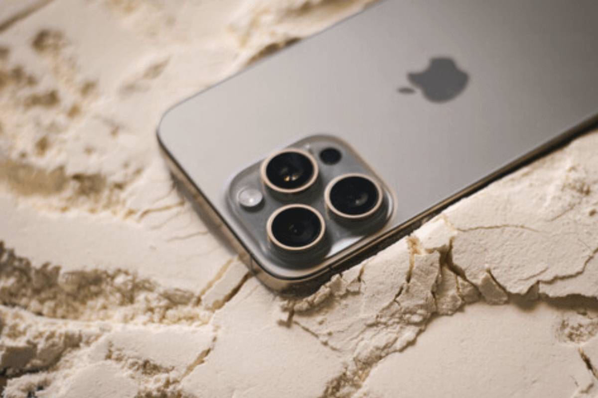 Топ-15 смартфонов с хорошей камерой на 2024 год - Apple iPhone 15 Pro Max